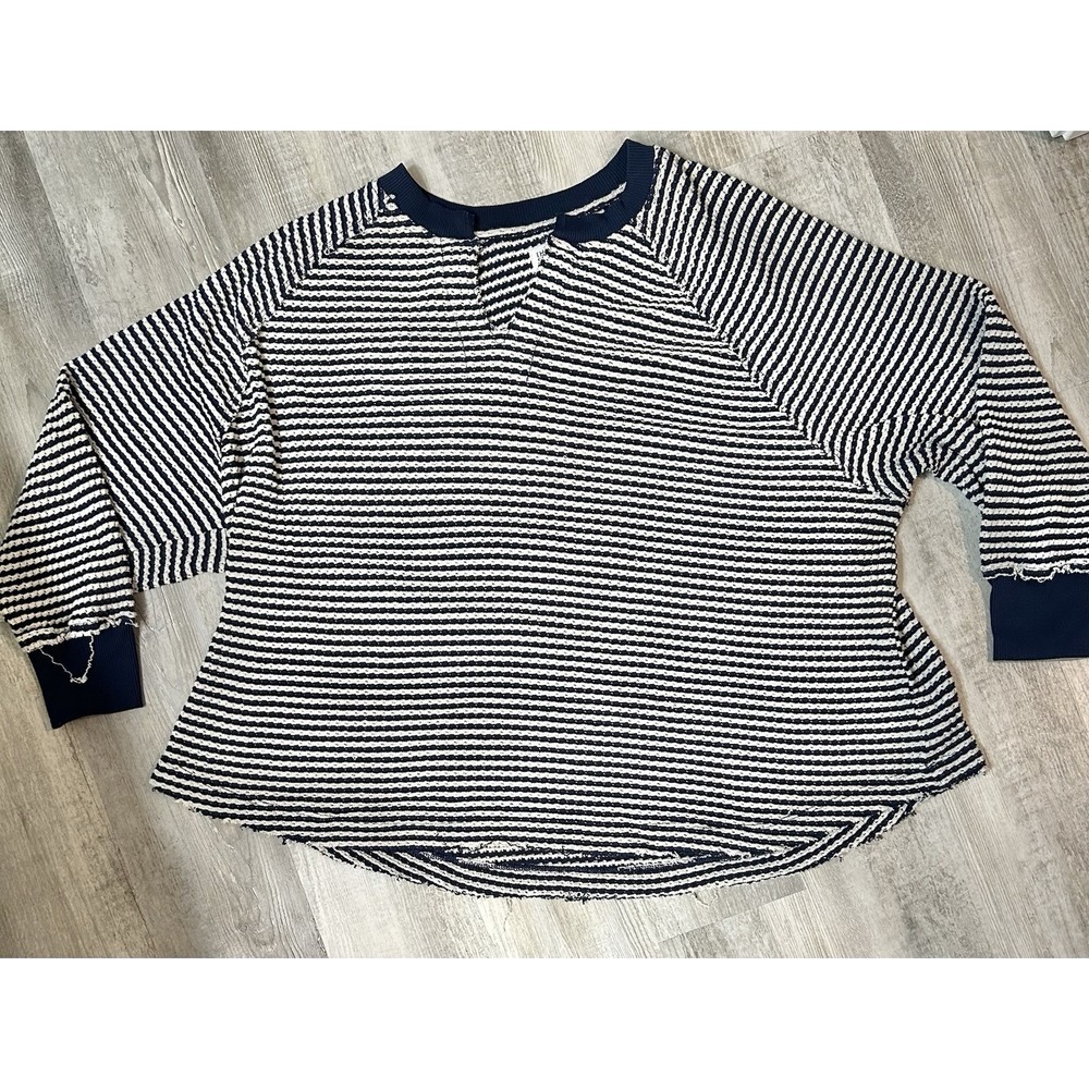 This Feels Seriously Lived-In American Eagle Oversized Knit  Sweatshirt Size XL